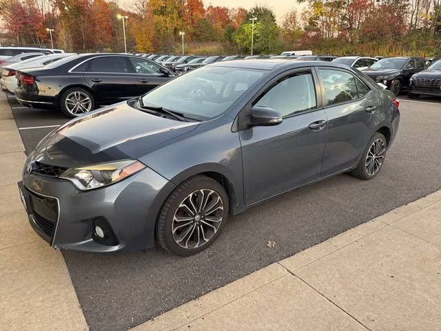 2015 Toyota Corolla L FWD photo