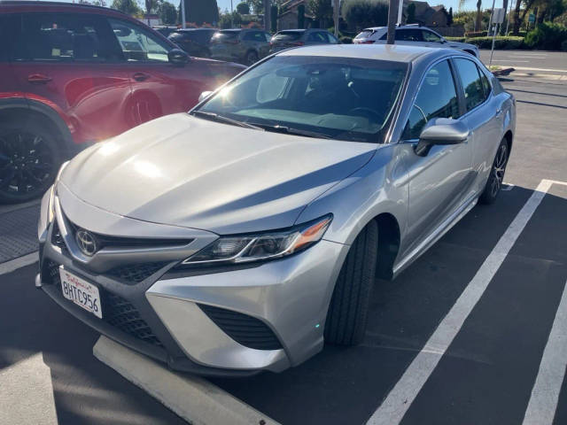 2019 Toyota Camry SE FWD photo