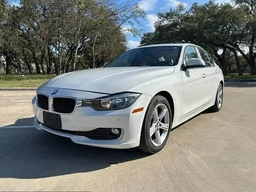 2015 BMW 3 Series 320i RWD photo