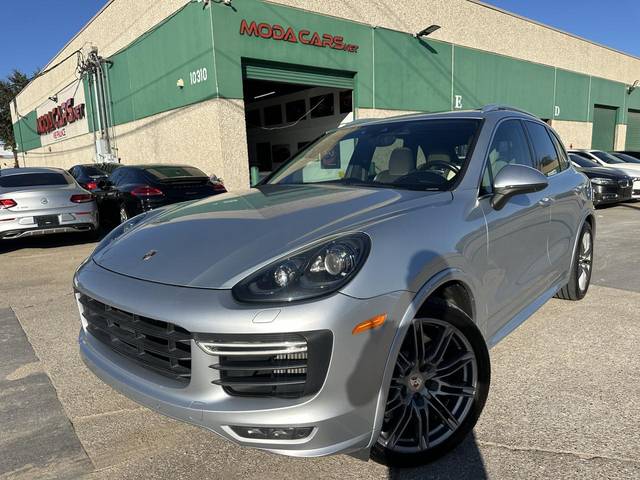 2016 Porsche Cayenne GTS AWD photo