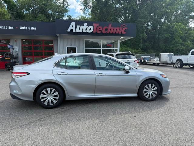 2019 Toyota Camry Hybrid LE FWD photo