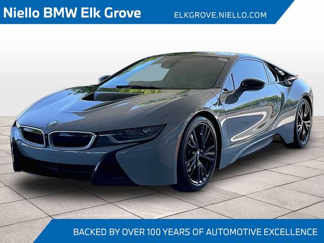2017 BMW i8  AWD photo