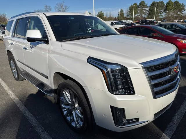 2019 Cadillac Escalade Luxury RWD photo