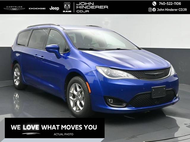 2019 Chrysler Pacifica Minivan Touring L FWD photo