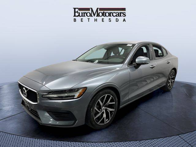 2019 Volvo S60 Momentum AWD photo