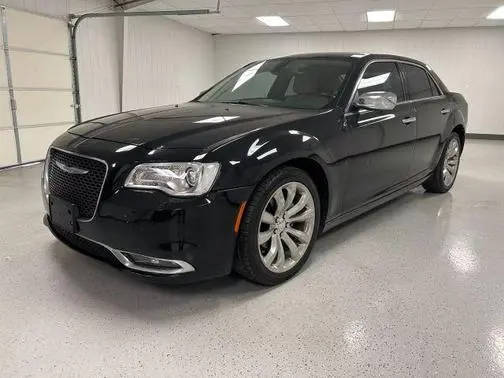 2018 Chrysler 300 Limited RWD photo