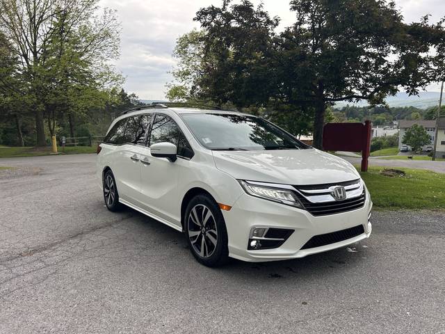 2019 Honda Odyssey Elite FWD photo