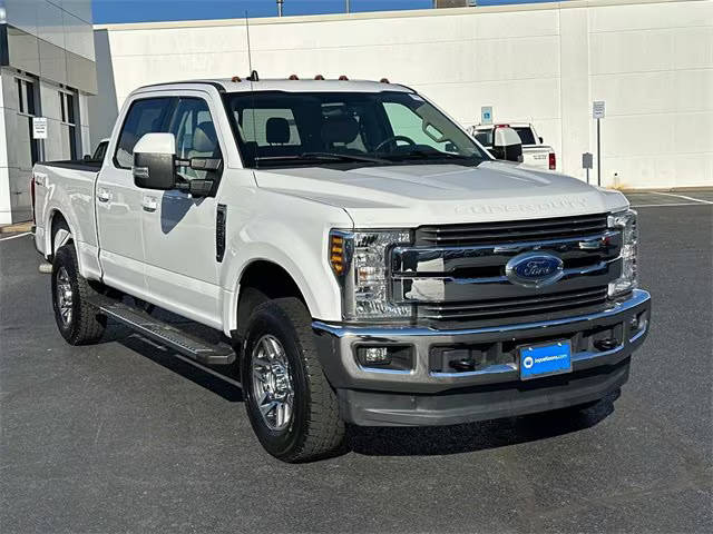 2019 Ford F-250 Super Duty LARIAT 4WD photo