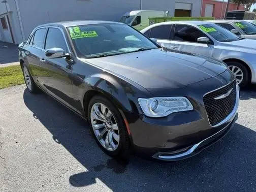 2018 Chrysler 300 Limited RWD photo