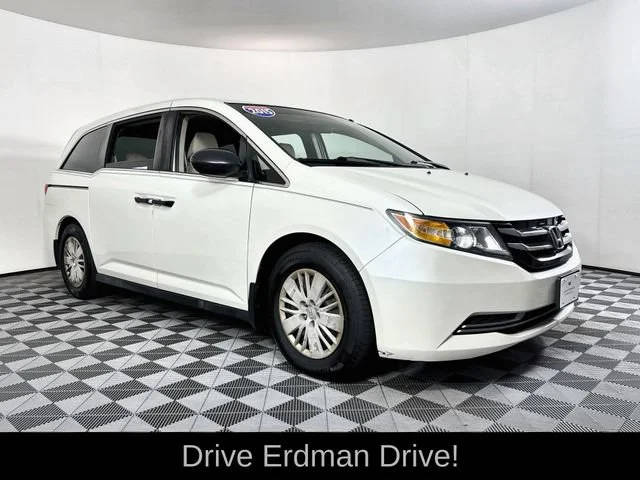 2015 Honda Odyssey LX FWD photo