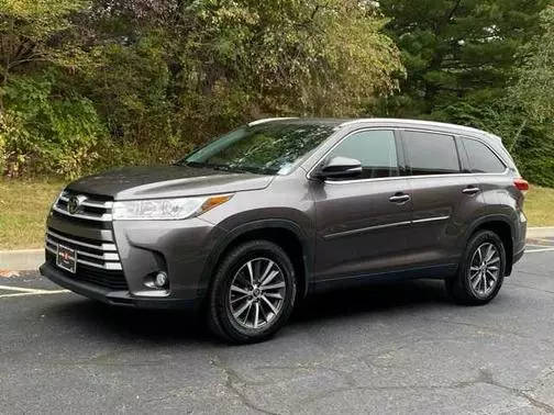 2019 Toyota Highlander XLE AWD photo