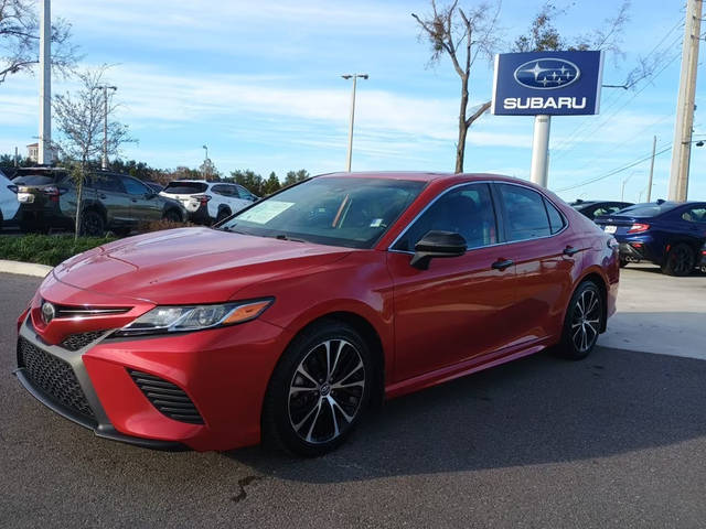 2019 Toyota Camry SE FWD photo