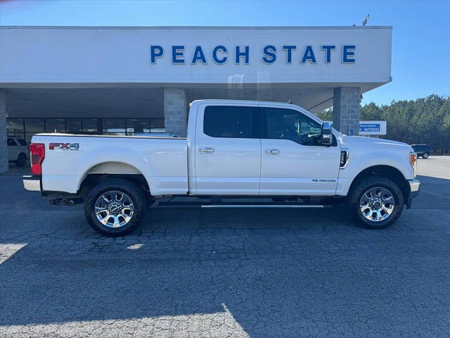 2019 Ford F-250 Super Duty LARIAT 4WD photo
