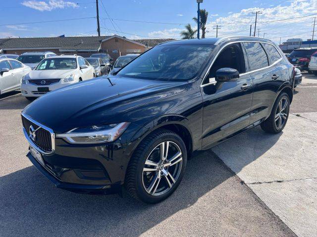 2019 Volvo XC60 Momentum AWD photo