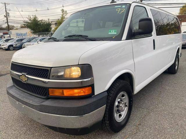 2018 Chevrolet Express LT RWD photo