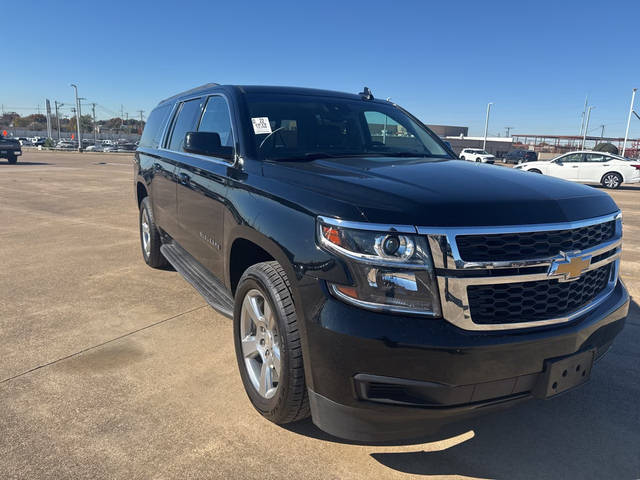 2019 Chevrolet Suburban LT 4WD photo