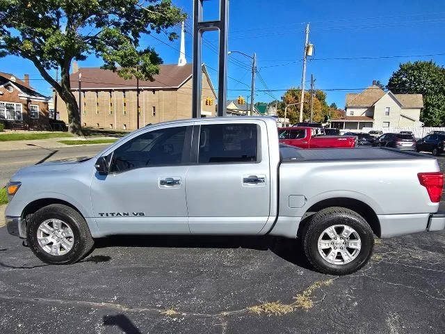 2019 Nissan Titan SV 4WD photo