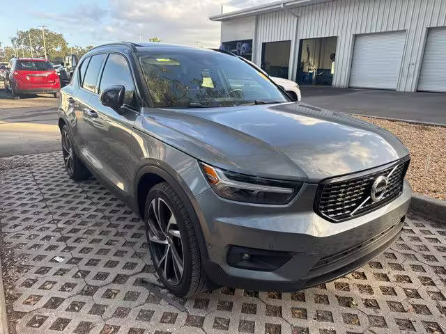 2019 Volvo XC40 R-Design AWD photo