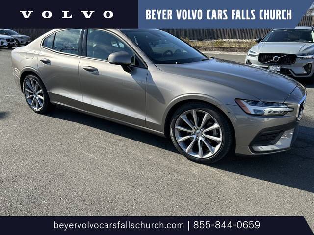 2019 Volvo S60 Momentum FWD photo