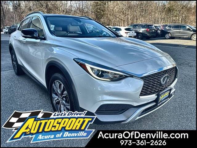 2019 Infiniti QX30 LUXE AWD photo