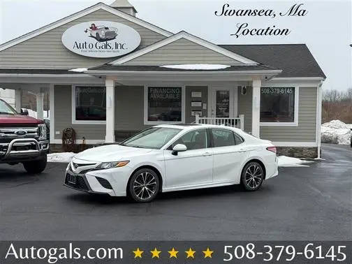 2019 Toyota Camry SE FWD photo