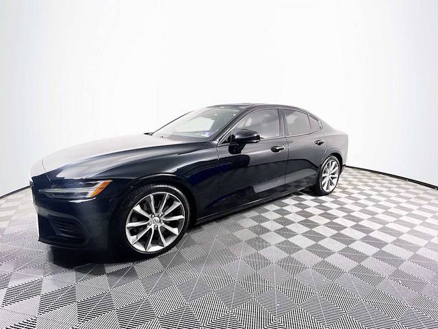 2019 Volvo S60 Momentum AWD photo