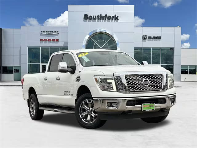 2019 Nissan Titan XD SL 4WD photo