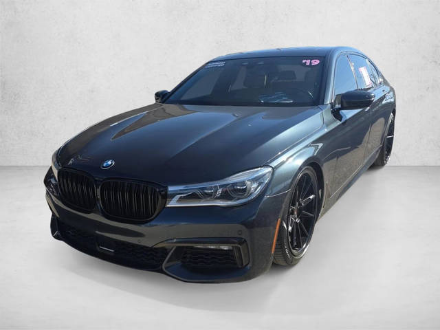 2019 BMW 7 Series 750i RWD photo
