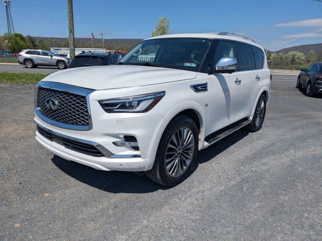 2019 Infiniti QX80 LUXE 4WD photo