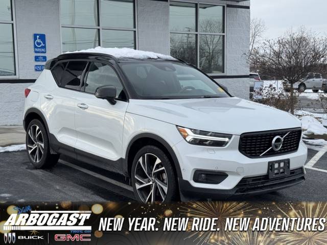 2019 Volvo XC40 R-Design AWD photo