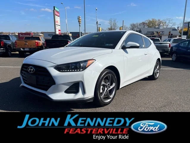 2019 Hyundai Veloster 2.0 FWD photo