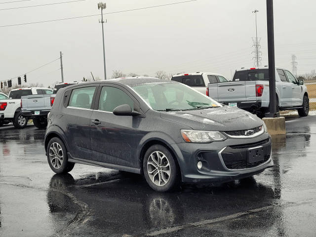 2019 Chevrolet Sonic LT FWD photo
