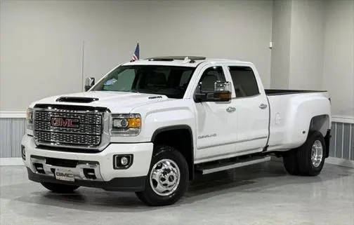 2019 GMC Sierra 3500HD Denali 4WD photo