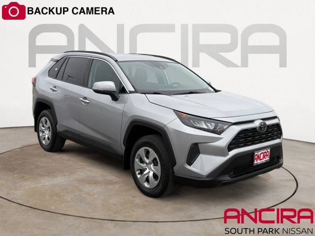 2019 Toyota RAV4 LE FWD photo