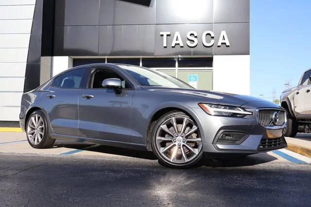 2019 Volvo S60 Momentum FWD photo