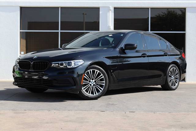 2019 BMW 5 Series 530e iPerformance RWD photo