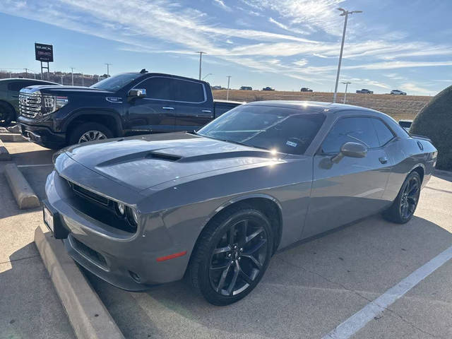 2019 Dodge Challenger SXT RWD photo
