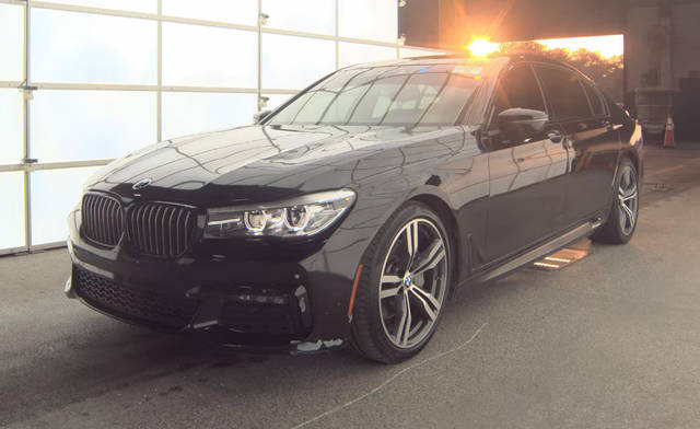 2019 BMW 7 Series 740i RWD photo