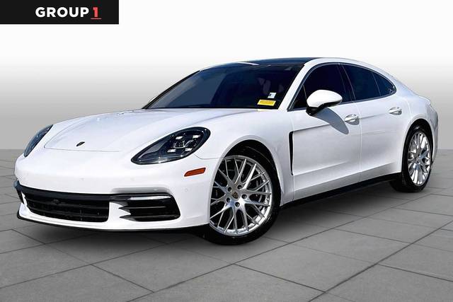 2018 Porsche Panamera 4 AWD photo