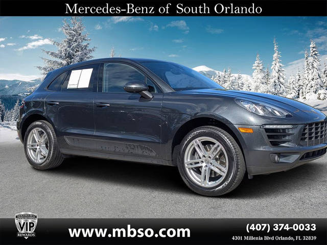 2018 Porsche Macan  AWD photo