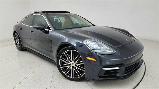2018 Porsche Panamera 4S AWD photo