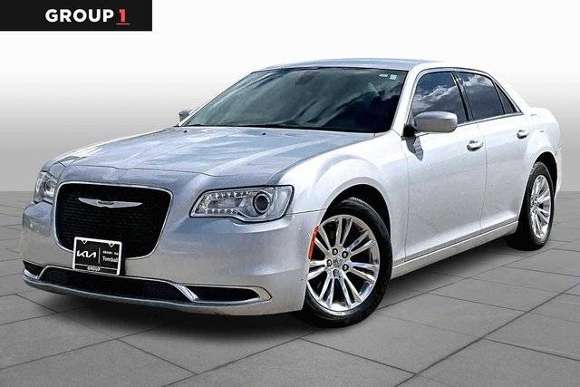 2019 Chrysler 300 Touring L RWD photo