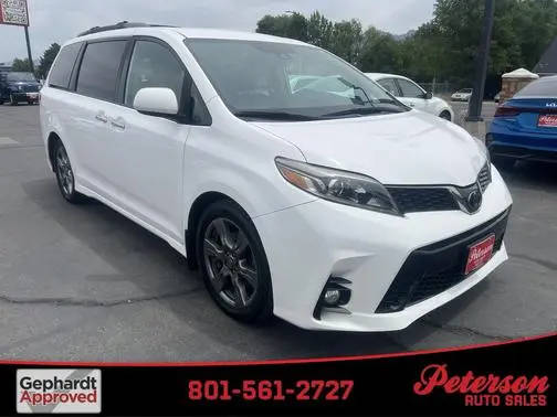 2019 Toyota Sienna SE FWD photo