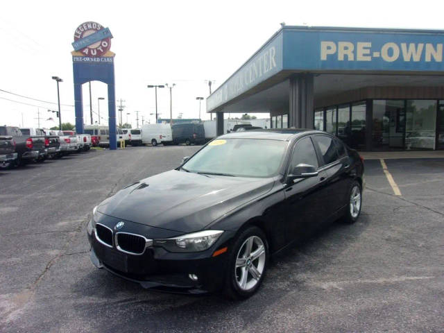 2015 BMW 3 Series 320i RWD photo