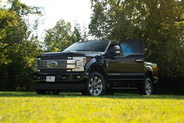 2019 Ford F-250 Super Duty Platinum 4WD photo