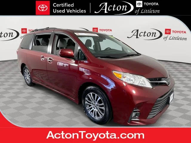 2019 Toyota Sienna XLE FWD photo