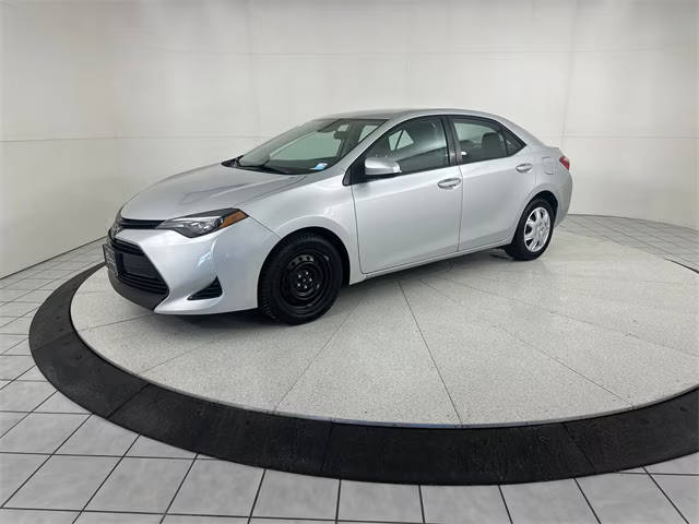 2019 Toyota Corolla LE FWD photo