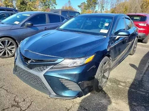 2019 Toyota Camry SE FWD photo