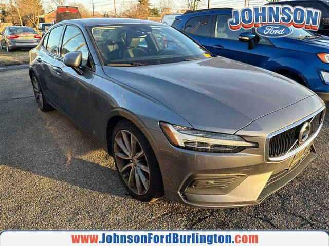 2019 Volvo S60 Momentum AWD photo