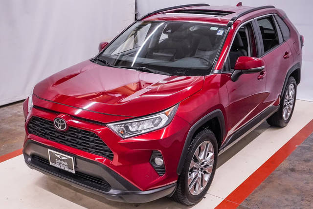 2019 Toyota RAV4 XLE Premium FWD photo